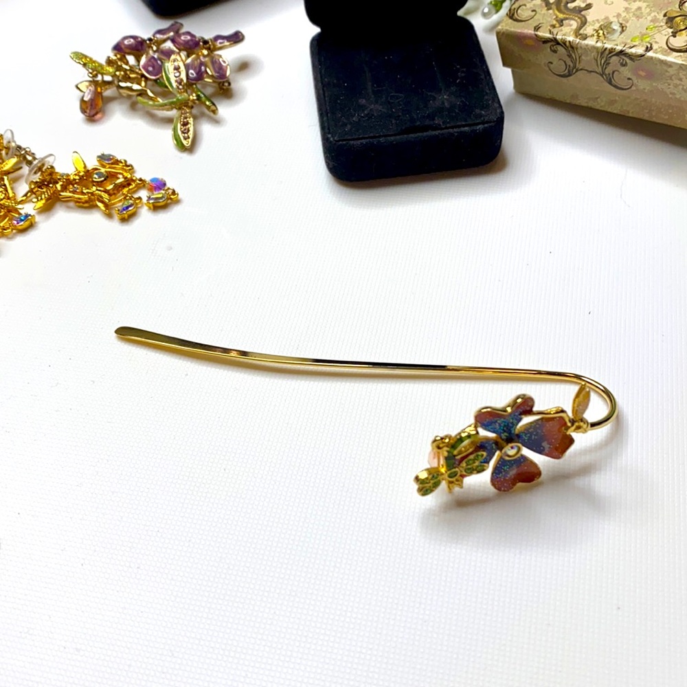 Kirk's Folly either Book mark or a Hair Piece - Picture 3 of 3